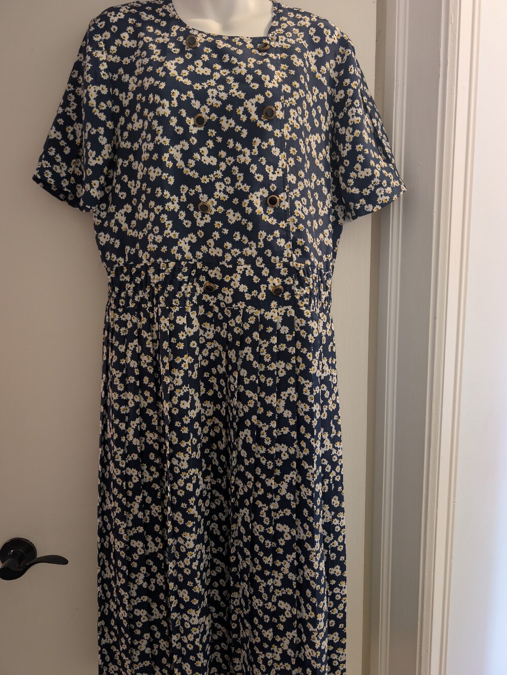 Vintage 1980's Leslie Fay Navy Floral Button-Front Maxi Dress. Size 10